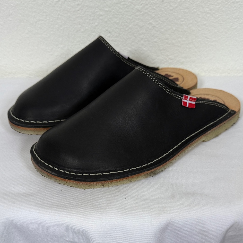 Black Leather Women's Slip-On Clogs